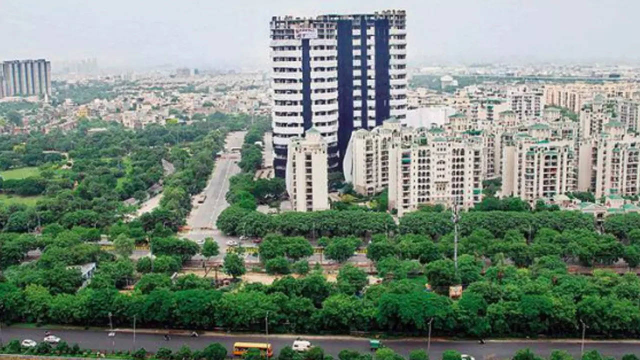 Noida twin towers demolition